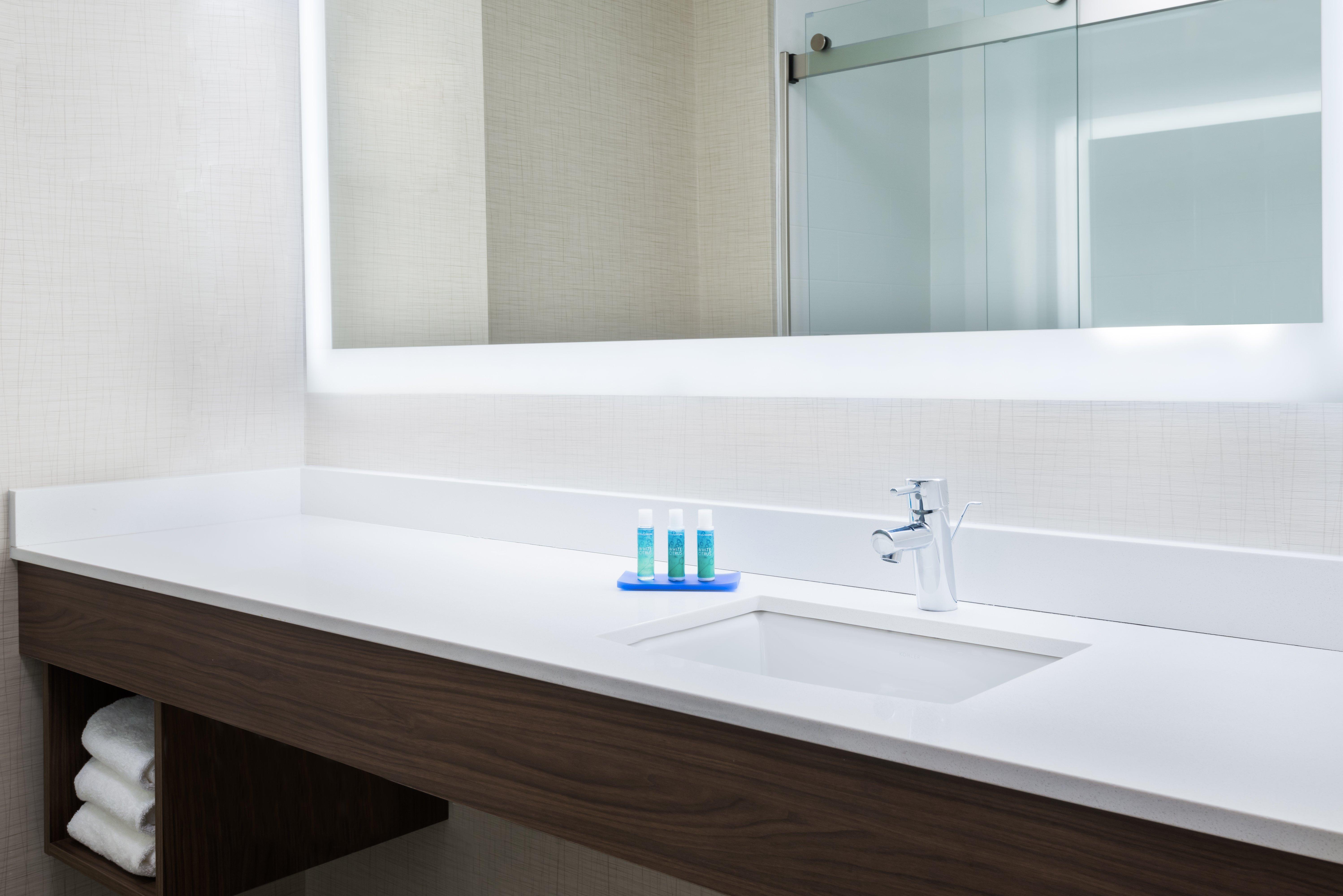 Holiday Inn Express & Suites - Columbus Airport East By Ihg Eksteriør bilde
