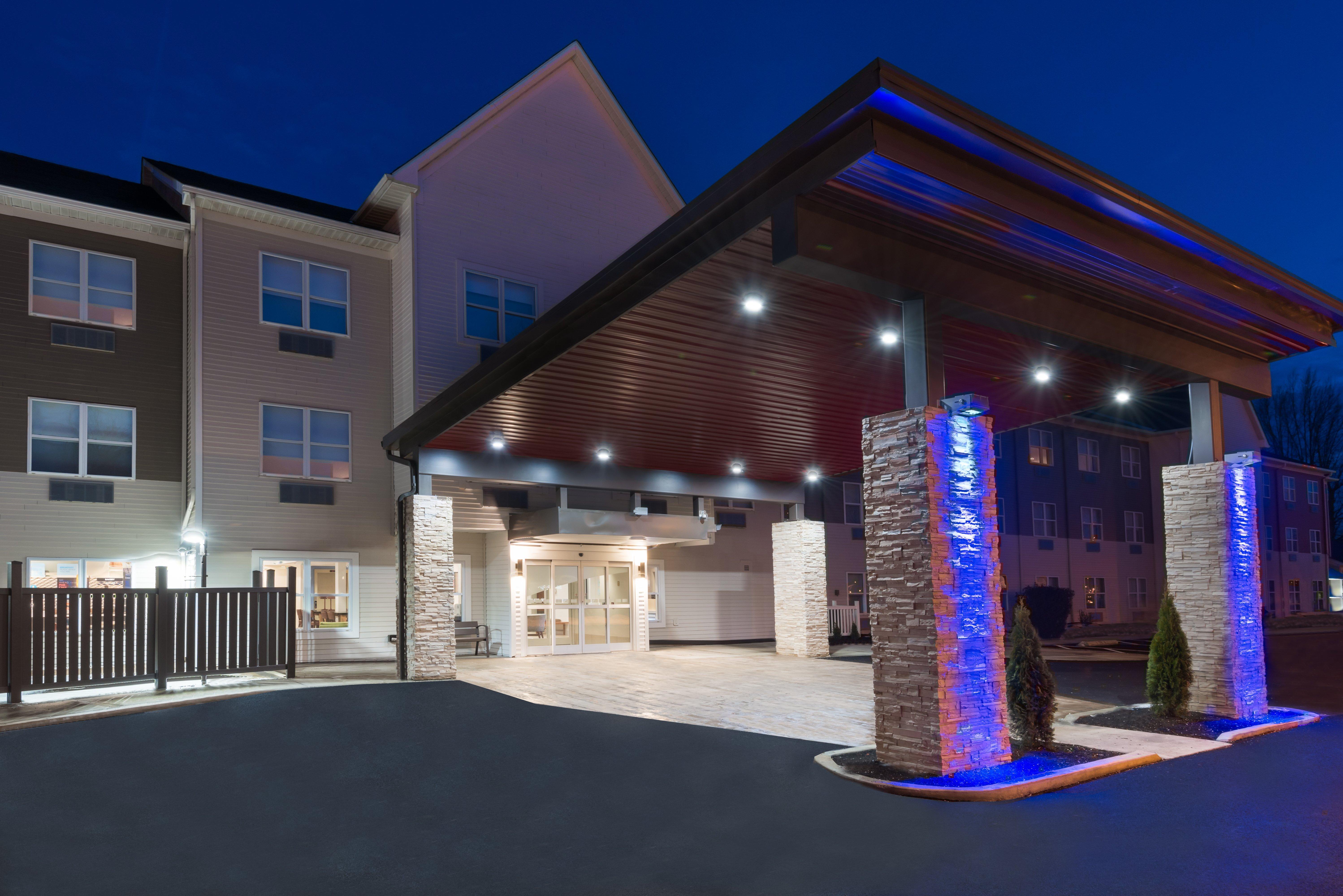 Holiday Inn Express & Suites - Columbus Airport East By Ihg Eksteriør bilde
