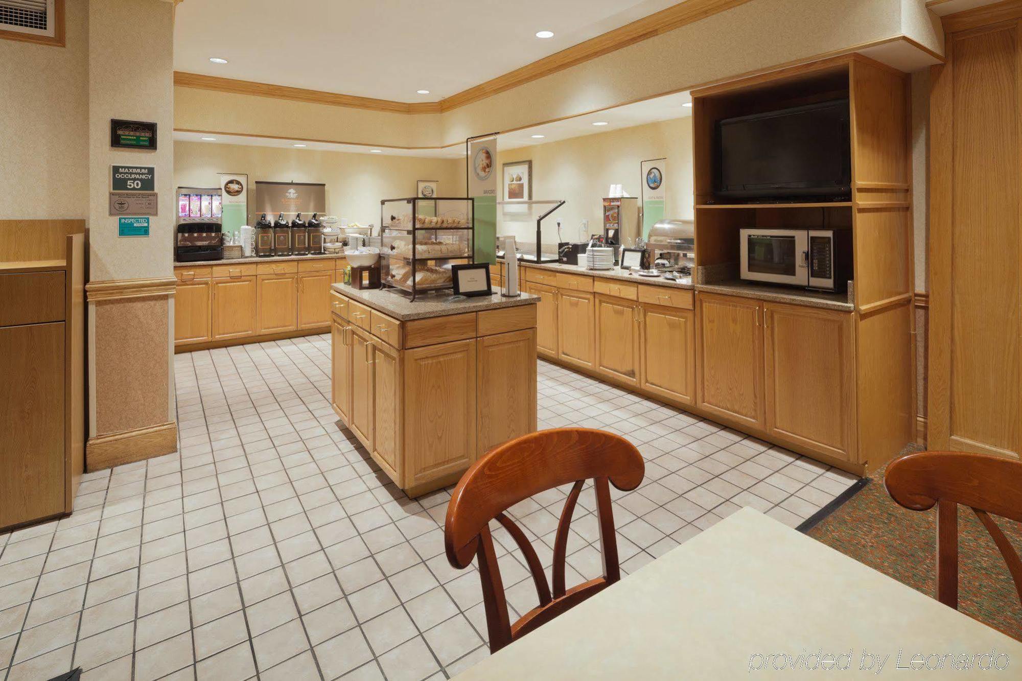 Holiday Inn Express & Suites - Columbus Airport East By Ihg Restaurant bilde
