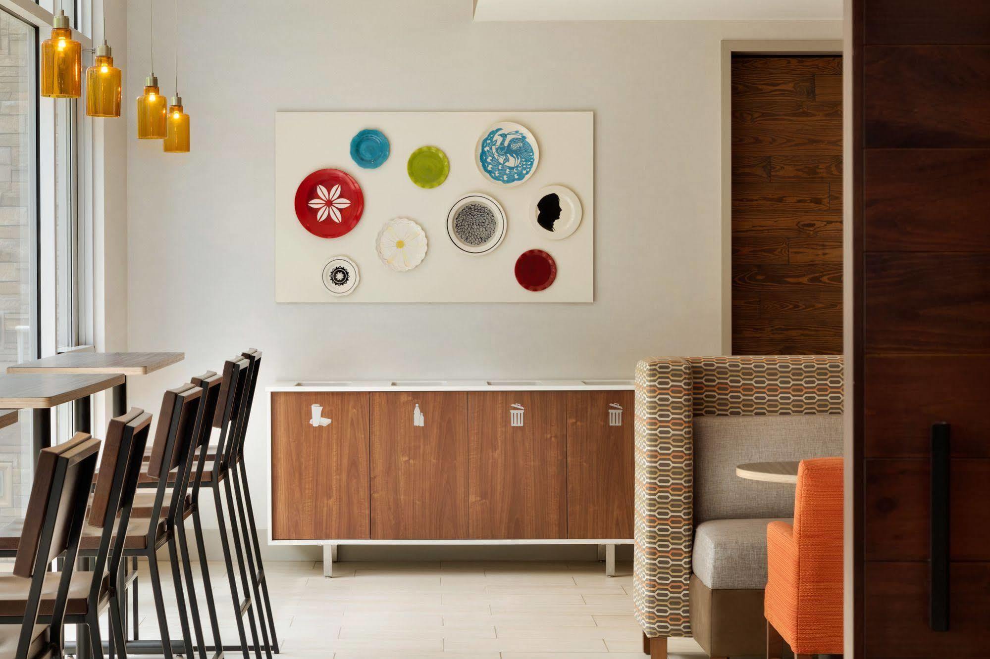 Holiday Inn Express & Suites - Columbus Airport East By Ihg Eksteriør bilde