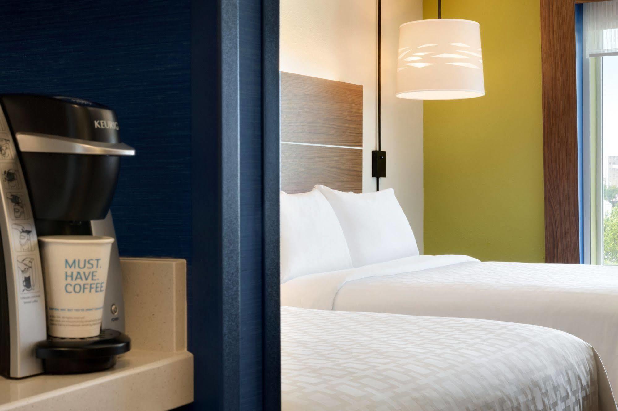 Holiday Inn Express & Suites - Columbus Airport East By Ihg Eksteriør bilde